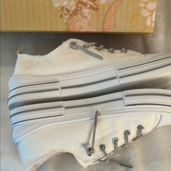 White Canvas Sneakers - Picture 7 of 8